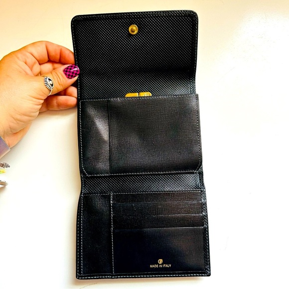 Made in Italy Black Leather Textured Wallet - Picture 3 of 9